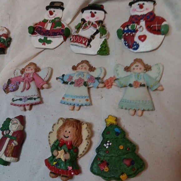 Lot Of 14 VTG Christmas Magnets Ceramic Resin Santa Snowman Angel Gingerbread - Picture 3 of 4